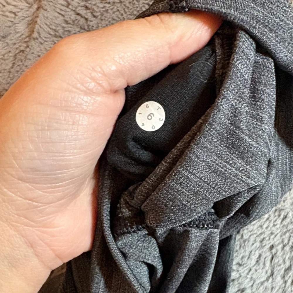 lululemon athletica Women's High-Rise Gray Leggings - Picture 4 of 6